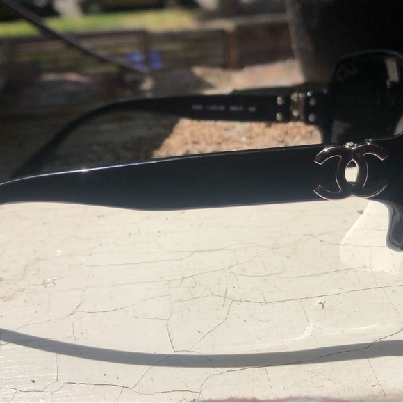 CHANEL y2k sunglasses ….CC HINGES - Picture 4 of 12